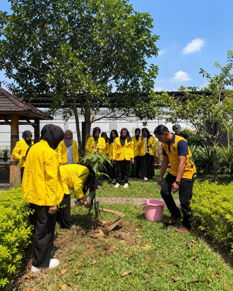 UT Malang Green University: Satu Mahasiswa Satu Pohon, Rektor Menyapa